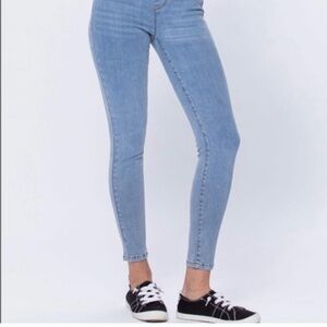 Judy Blue MidRise Pull On Skinny Jeggings